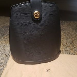 Louis Vuitton EPI black leather handbag w cover